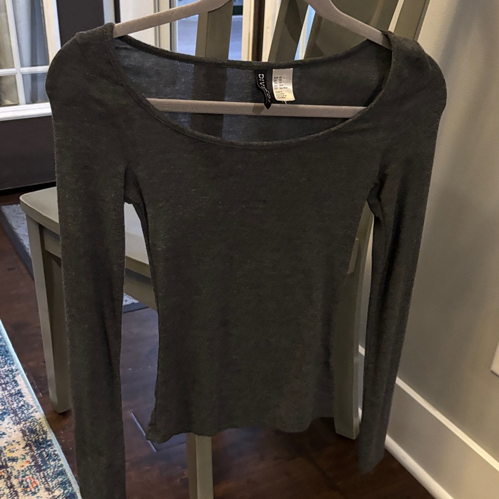 Divided Charcoal Long Sleeve tee size xs